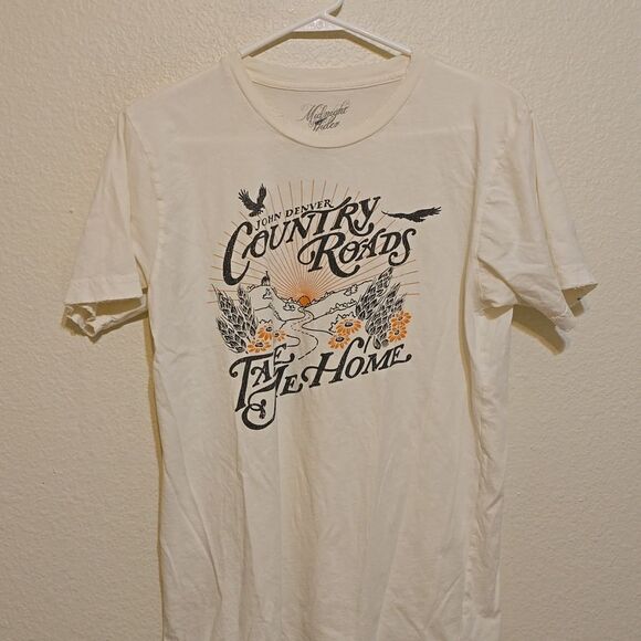 JOHN DENVER COUNTRY ROADS GRAPHIC TSHIRT SMALL - Picture 1 of 9
